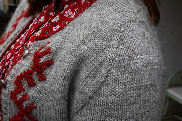 Sitsijakk by Aleks Byrd Yarn Bundle