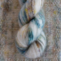 Magpie Fibers Plume