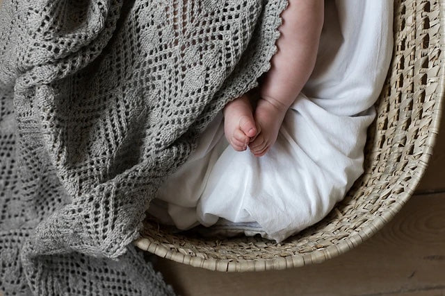 CaMaRose Baby Blanket with Leaf Fall Pattern