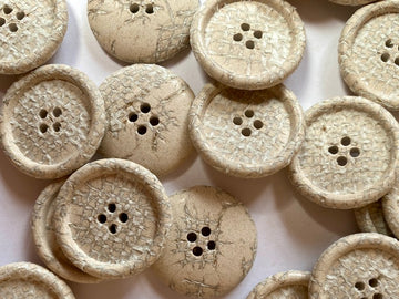 Stone colour Hessian wood button large TGB5284