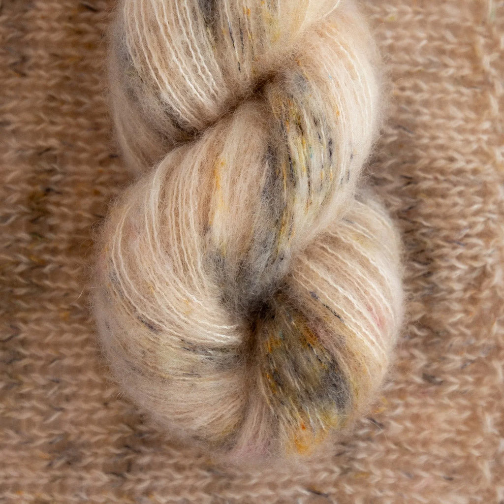Magpie Fibers Plume
