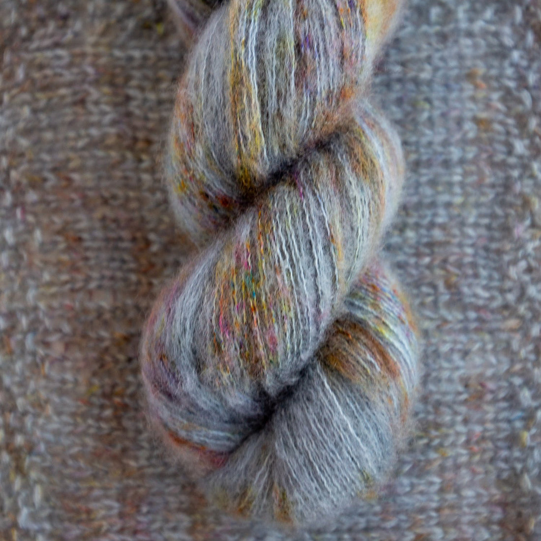 Magpie Fibers Plume