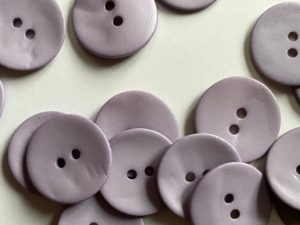 Matt Pale Purple / Lilac Shell Button Size 18mm - TGB4166