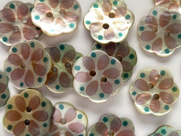 Flower Shape Shell Button 17mm TGB4736