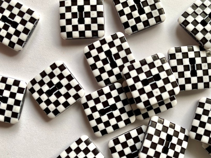 Black & White Checkerboard Buttons Size 18mm x 18mm - TGB4904