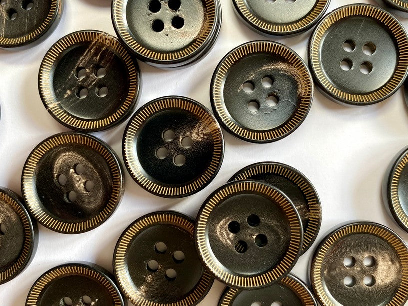 Horn Buttons Raised Laser Edge Natural Markings Size 20mm - TGB5489