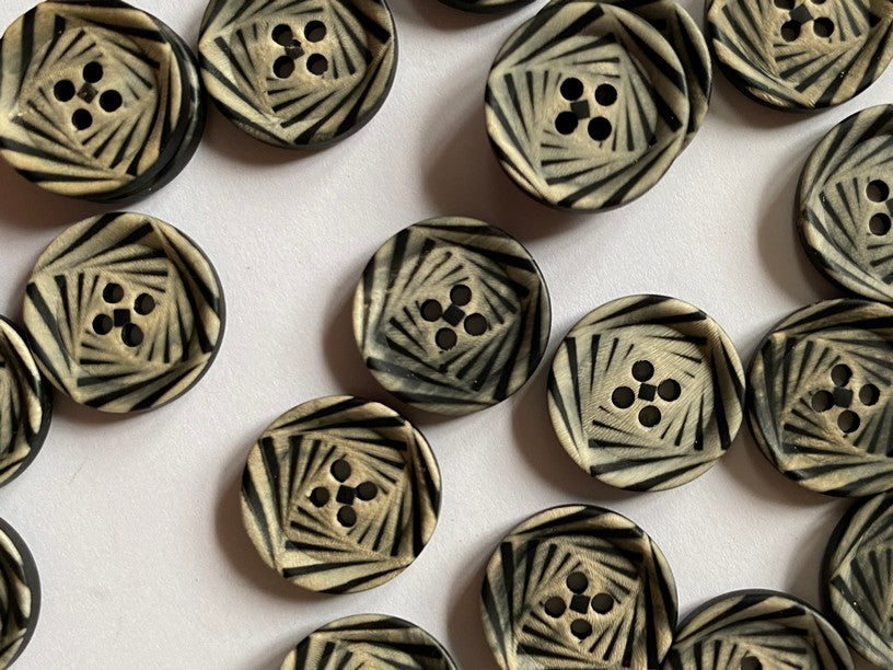 Black Matt Natural Horn Buttons with Leaf Design Size 15mm - TGB5607