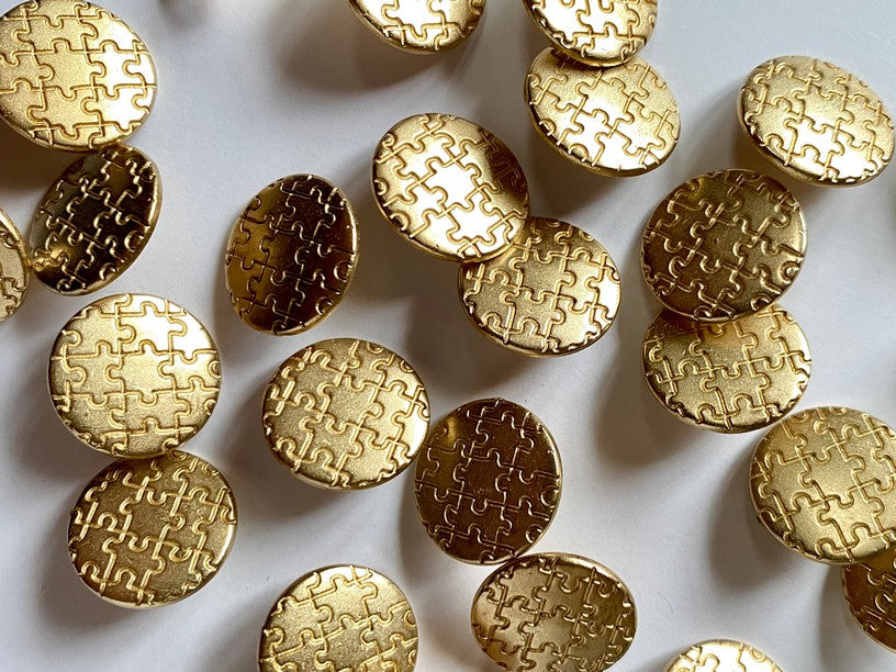 Matt Gold Metal Buttons Interlocking Design with Shank Size 15mm - TGB5639