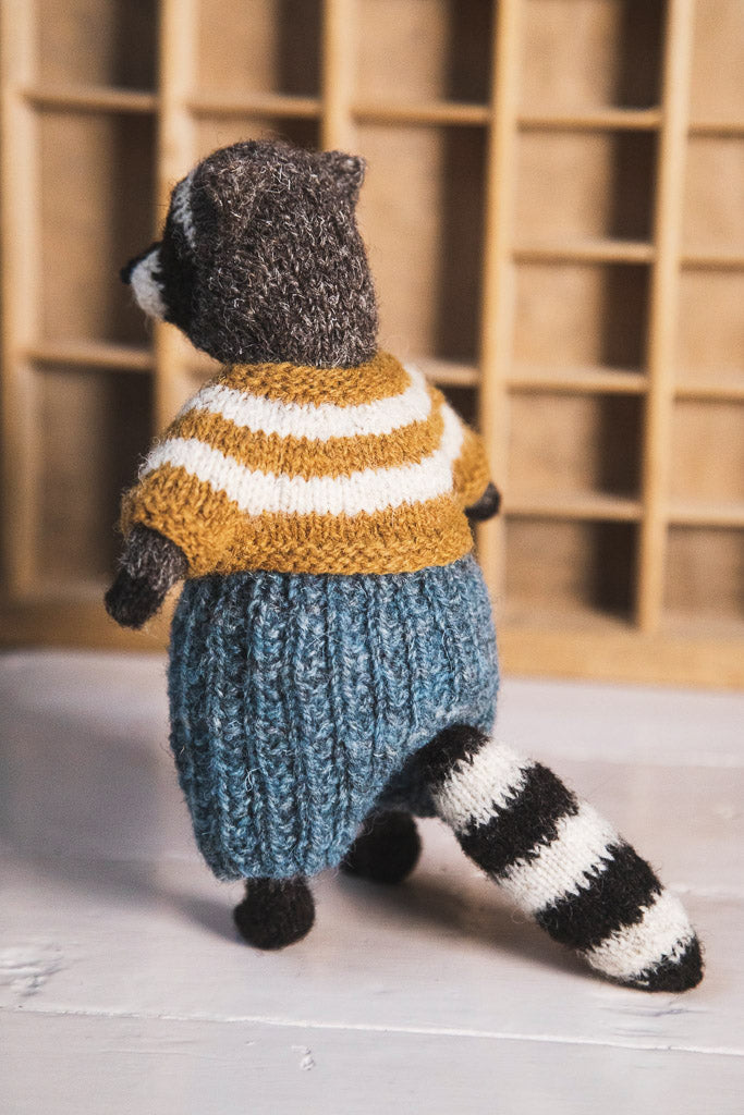 Mouche & Friends: Seamless Toys to Knit and Love by Cinthia Vallet