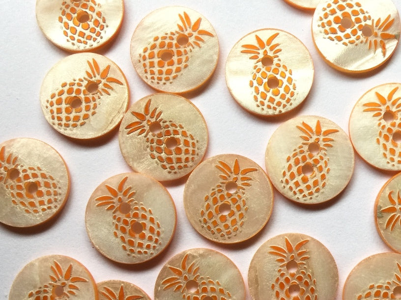 Shell with Raised Glossy Orange Colour Pineapple Button 15mm - TGB3050