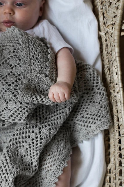 CaMaRose Baby Blanket with Leaf Fall Pattern