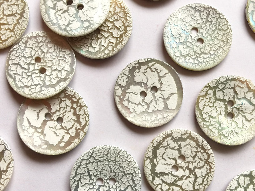 Pearly & White Textured Button (Large)