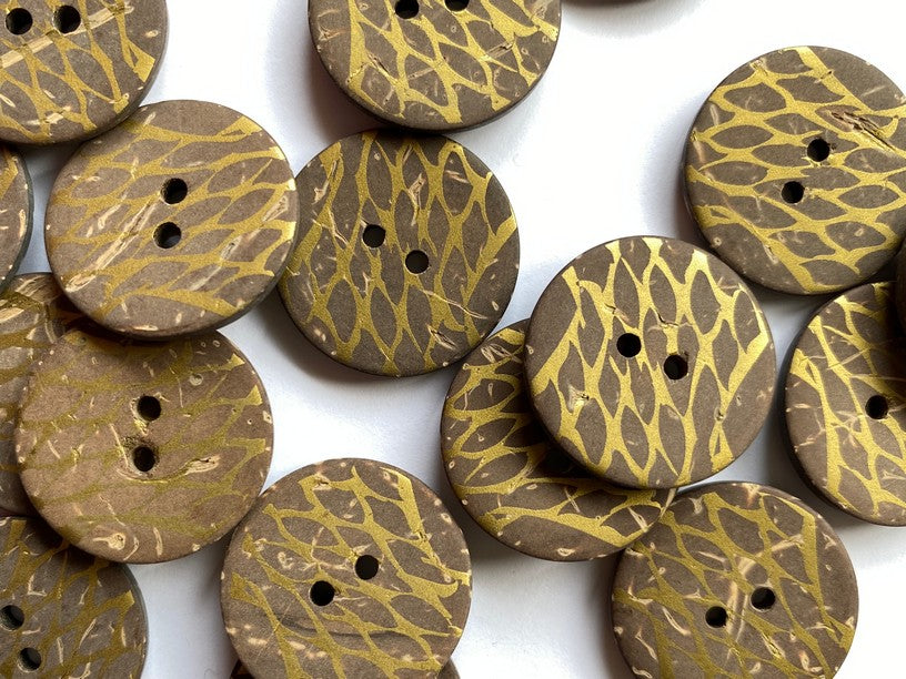 TGB4636 Metallic Patterned Coco Shell Button - Brown & Gold - Large