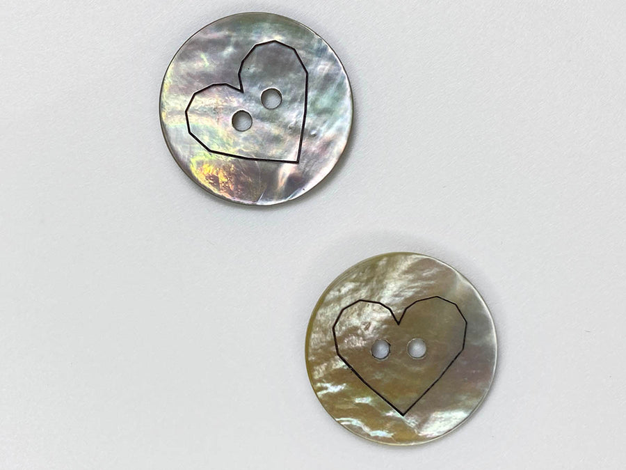 Shell with Laser Heart Button 18mm - TGB213